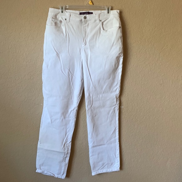 Gloria Vanderbilt White Amanda Jeans - Picture 1 of 7